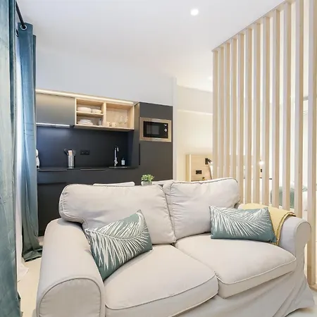 Elegante Y Luminoso En - Apto 2 By アパート